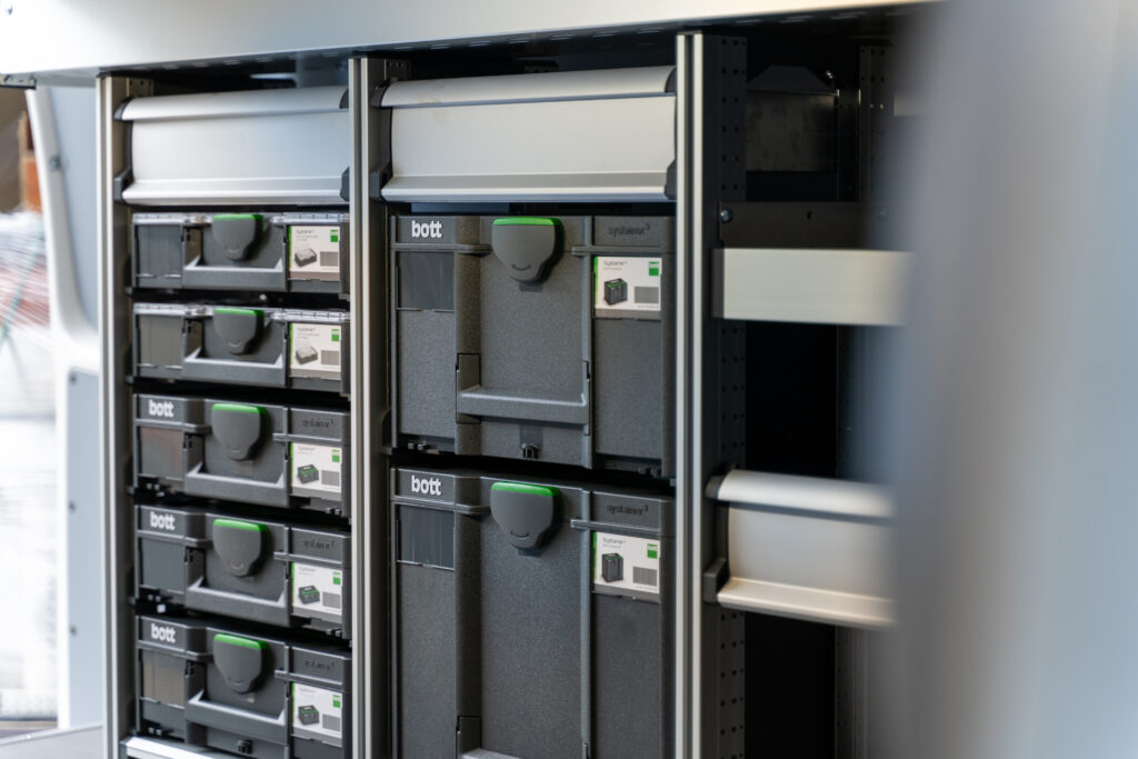 Professionele bedrijfswagen inrichting met Bott systeme